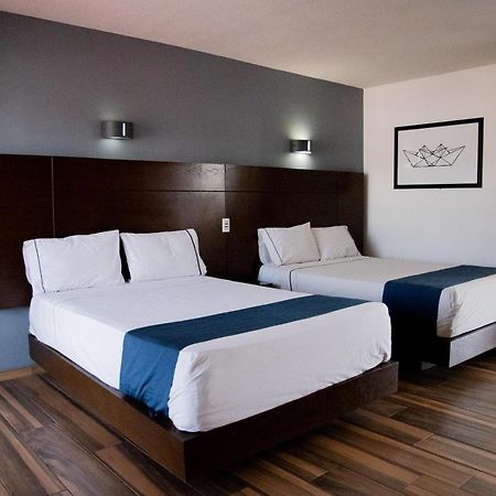 Hotel Expo Plaza Business And Family Guadalajara Сапопан Экстерьер фото